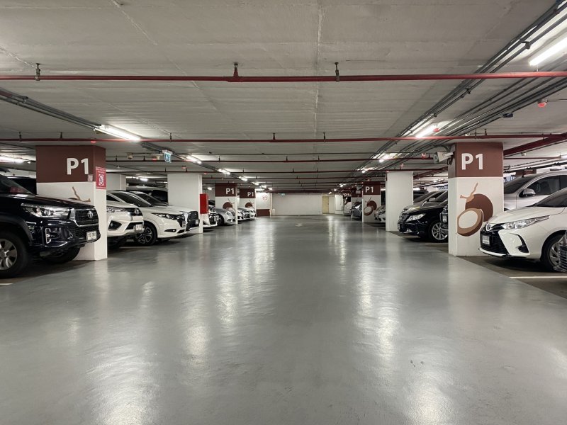 Bamrungraj Car Park